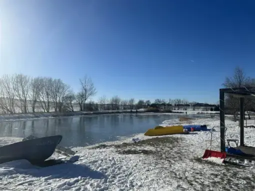 Schnee am Strand der Strandbar Friedrich
